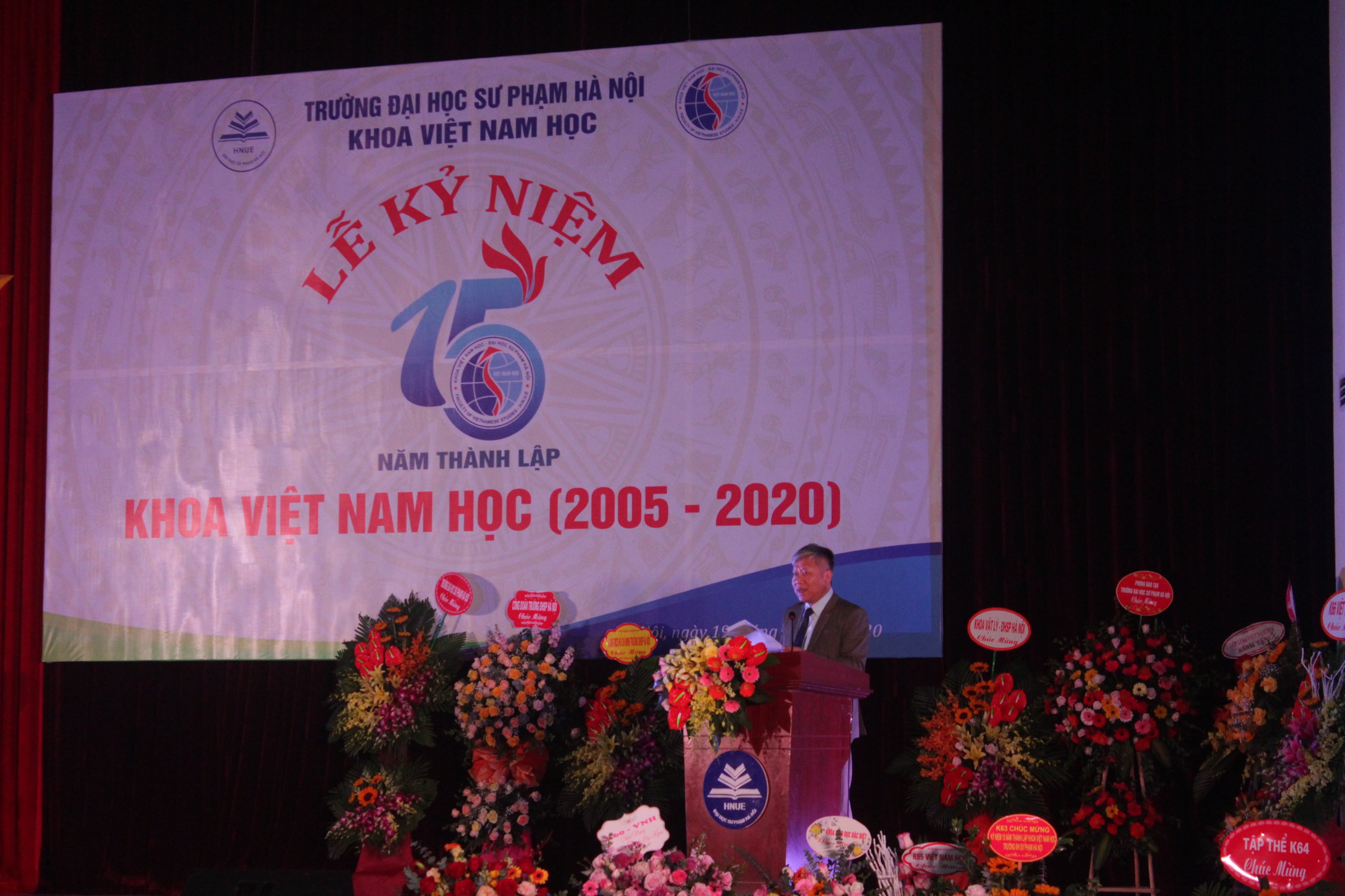 GS.TS Lê Huy Bắc, Trưởng khoa Việt Nam học phát biểu tại buổi lễ